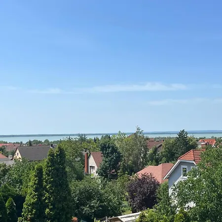 Kristaly Apartmanhaz *