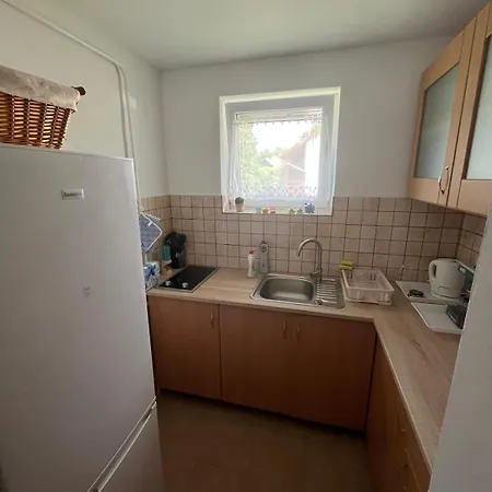 Kristaly Apartmanhaz *