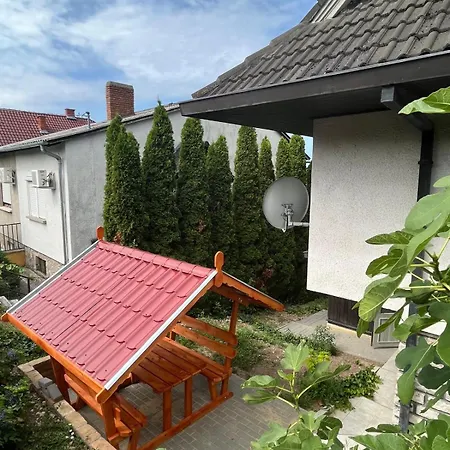 Kristaly Apartmanhaz דירה *