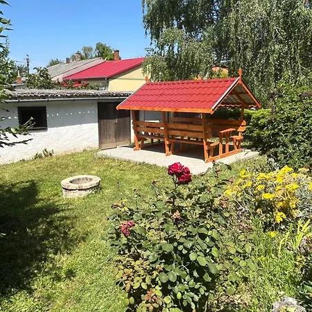 Kristaly Apartmanhaz Apartment *