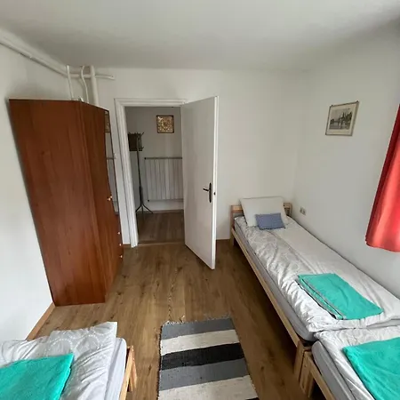 דירה Kristaly Apartmanhaz פוניארצוושהג'