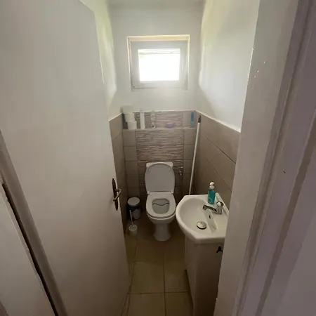 דירה Kristaly Apartmanhaz פוניארצוושהג'