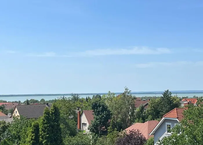 Kristaly Apartmanhaz *