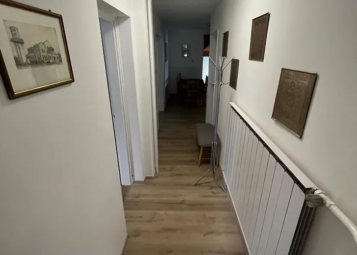 Kristaly Apartmanhaz דירה פוניארצוושהג'