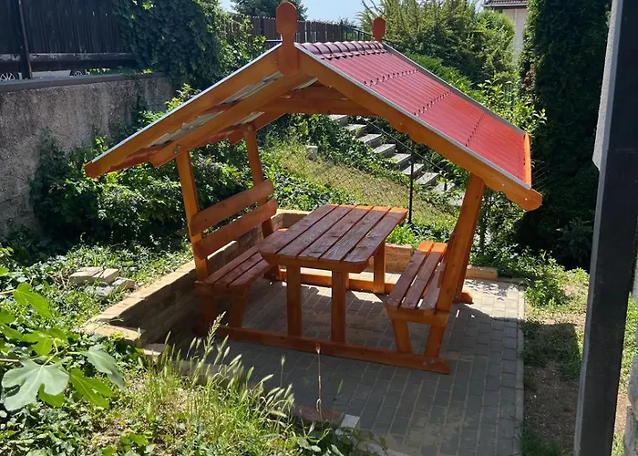 Kristaly Apartmanhaz דירה *