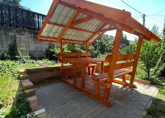 Kristaly Apartmanhaz דירה פוניארצוושהג'