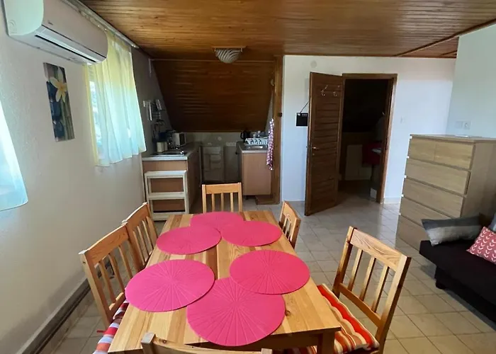 Kristaly Apartmanhaz Apartment *